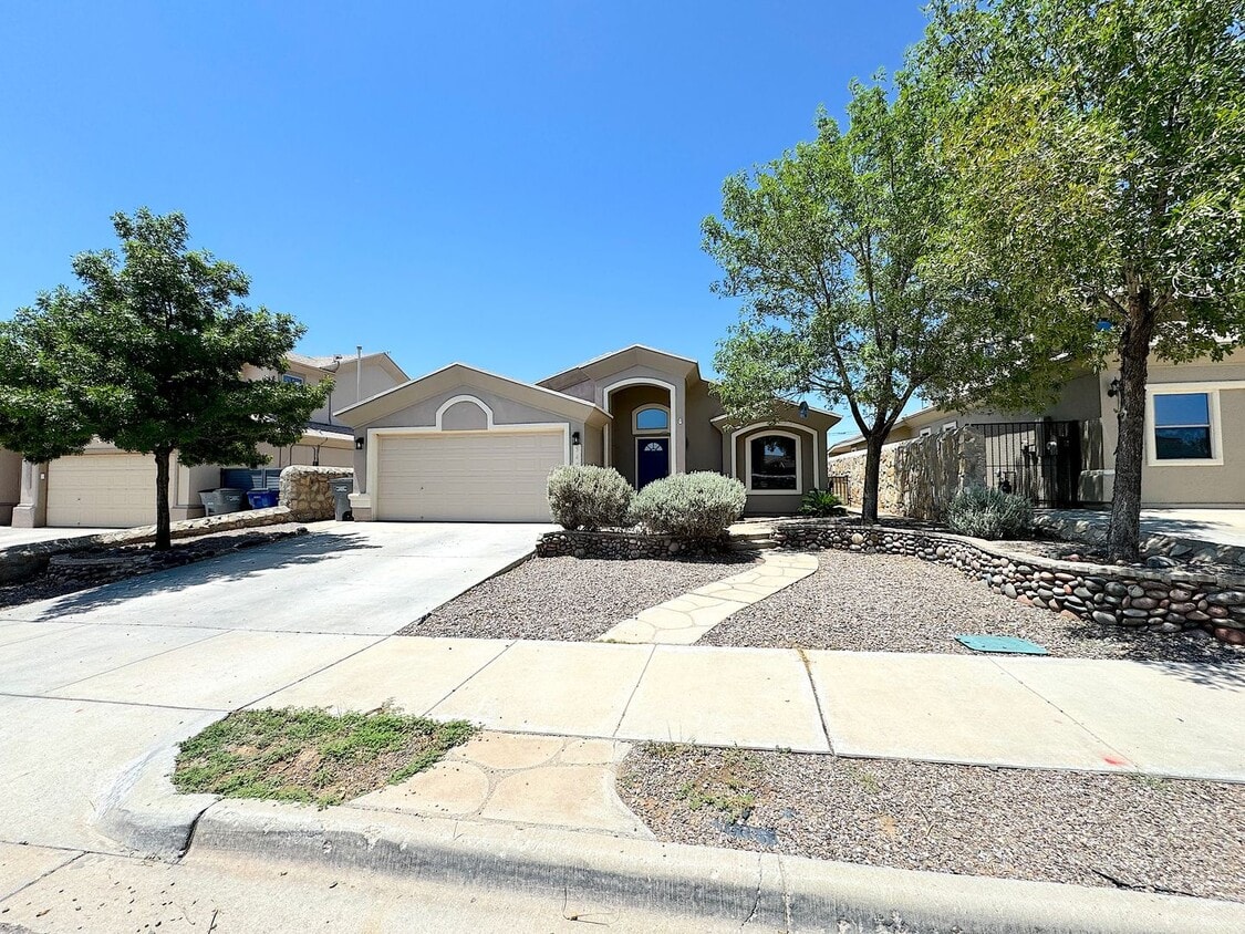 Foto principal - Sandstone Ranch Estates 4Bed Refrig A/C by...