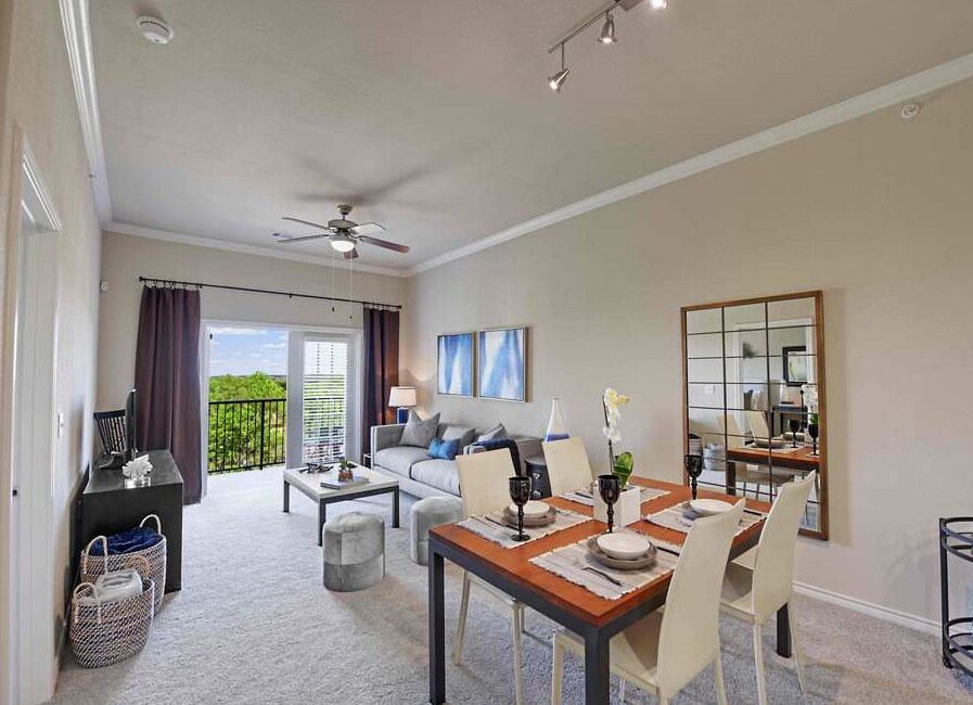 Foto principal - 12601 Galleria Cir