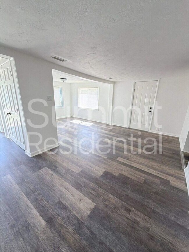 Building Photo - 2 bedroom 1 bathroom Home in Mansfield!!