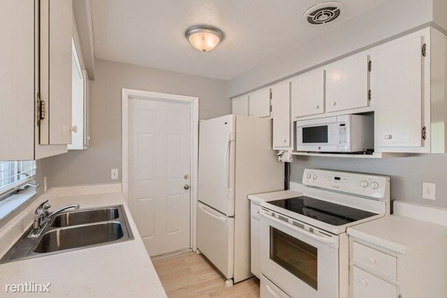 Building Photo - 2 br, 1 bath House - 2034 Brampton Rd UNIT