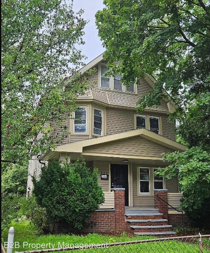 Foto principal - 4 br, 1 bath House - 448 E 114th St