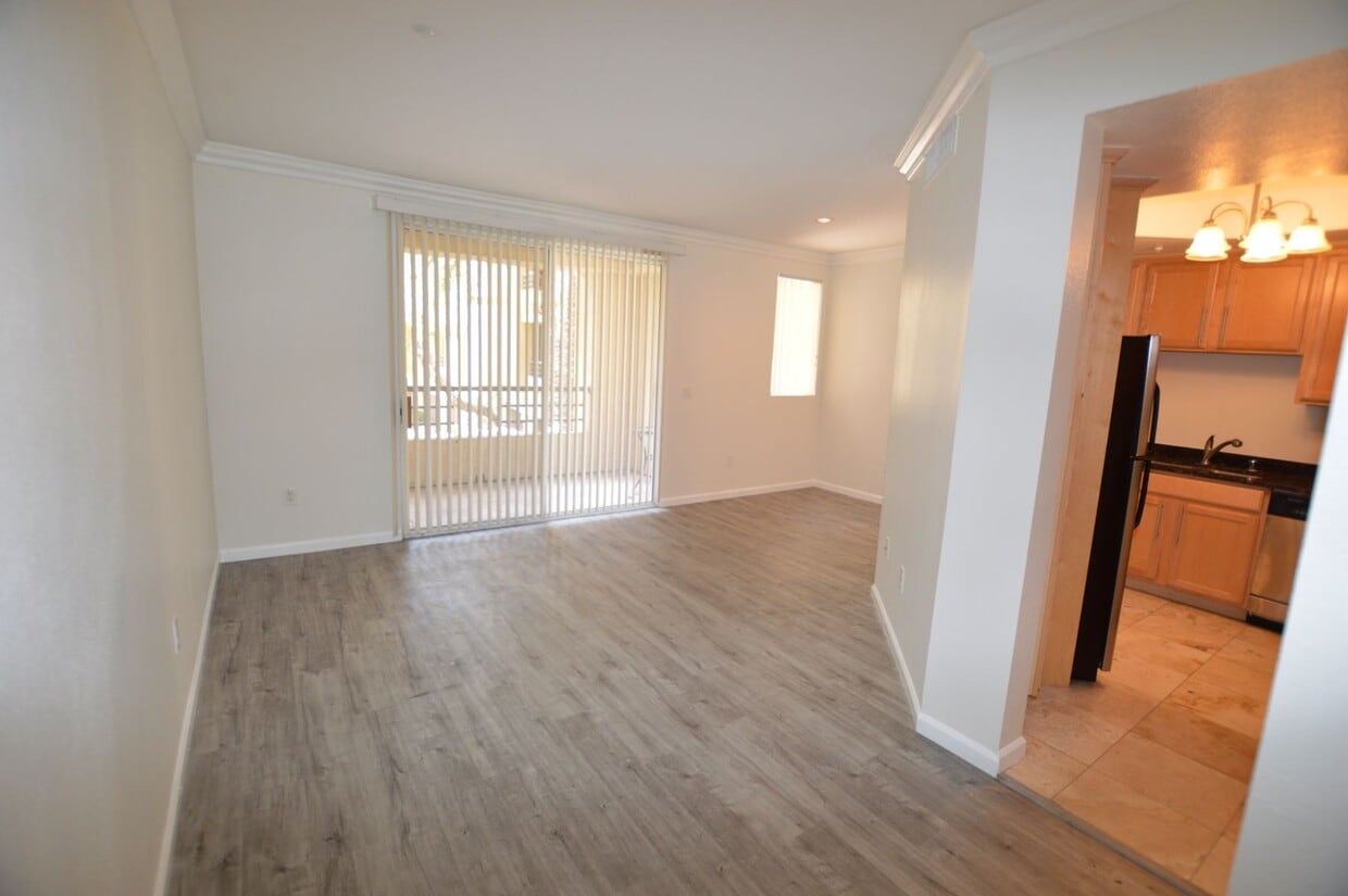 Foto principal - Meridian Unfurnished 1Bdr/1Bath Luxury Con...