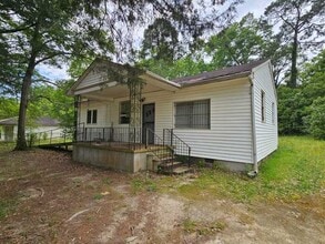Building Photo - 854 Trinity Pl