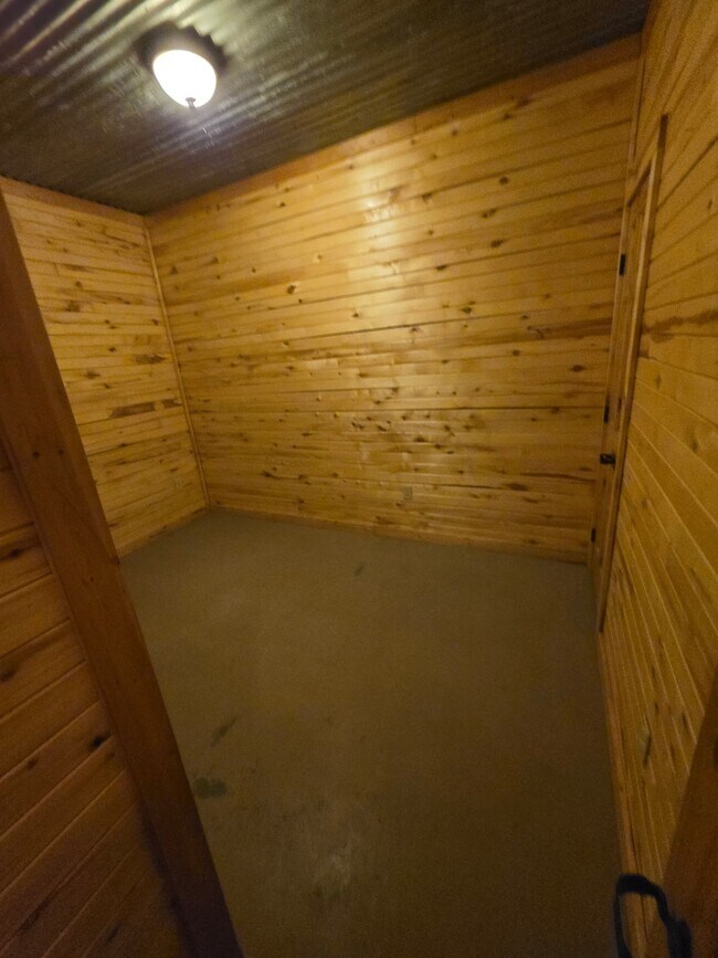 Foto del edificio - 24885 Timothy Rd