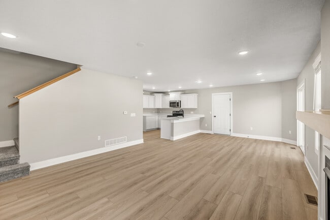 Building Photo - 2395 Emma Ave