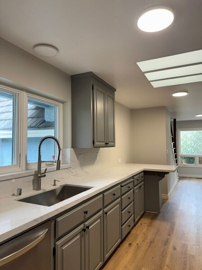 Building Photo - Stunning Saratoga Home; 3 Bedroom + Loft Must See!!
