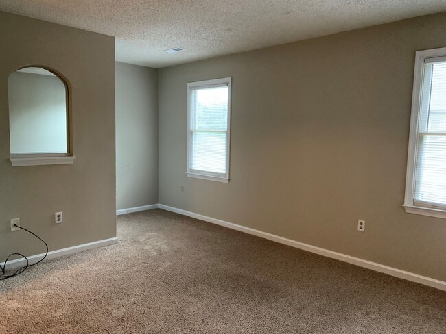 Photo - 5822 - 5824 Raiford Circle Apartment