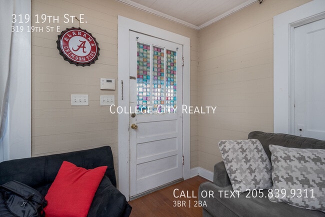 Foto del edificio - 319 19th St E