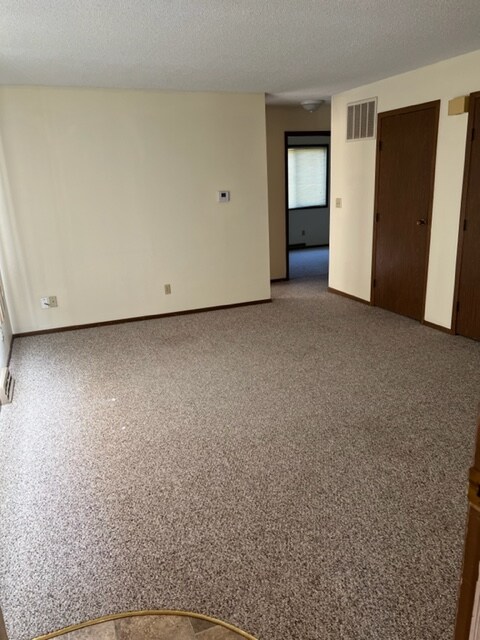 Foto del edificio - 336 W Cedar St