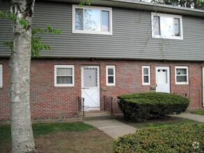 Building Photo - 11 Camelot Dr