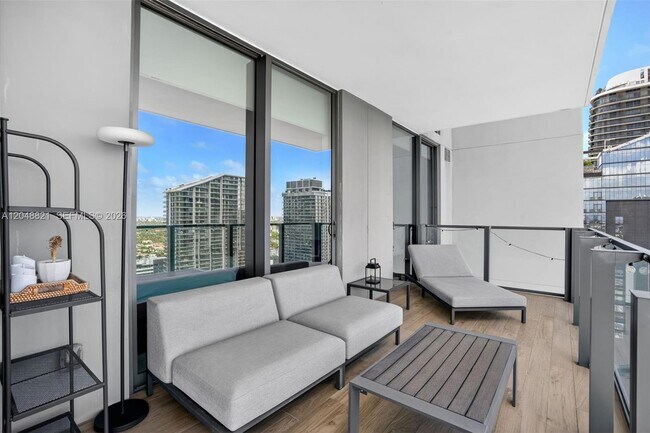 Foto del edificio - 68 SE 6th St