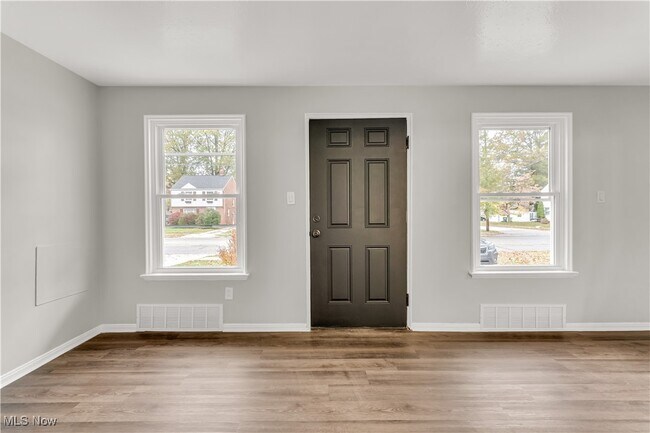 Foto del edificio - 441 E 250th St