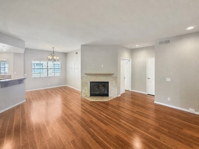 Building Photo - 9980 Scripps Vista Way