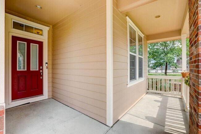 Foto del edificio - Castlewood 4 Bedroom Home (Available Immed...