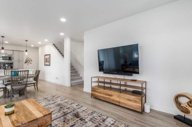 Building Photo - 5795 Champlain Dr