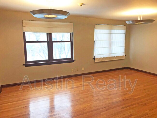 Building Photo - 6104 Delmar Blvd