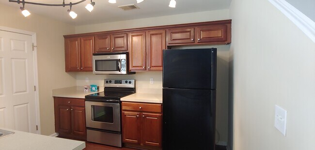 Building Photo - 896 Barn Owl Ct