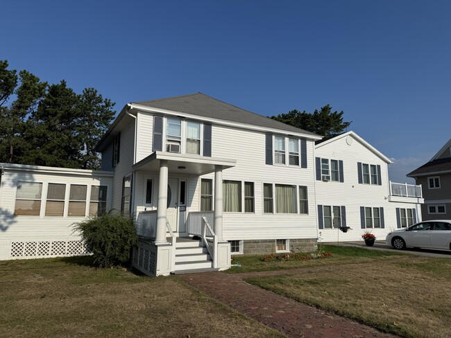 Building Photo - 72 Oceanside Dr