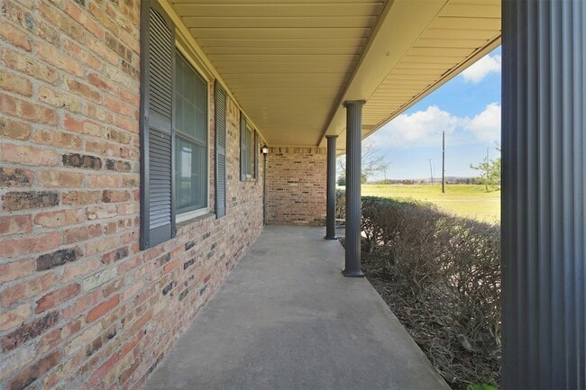 Building Photo - 1454 W Wintergreen Rd