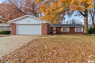 Building Photo - 2403 Lynnhaven Dr