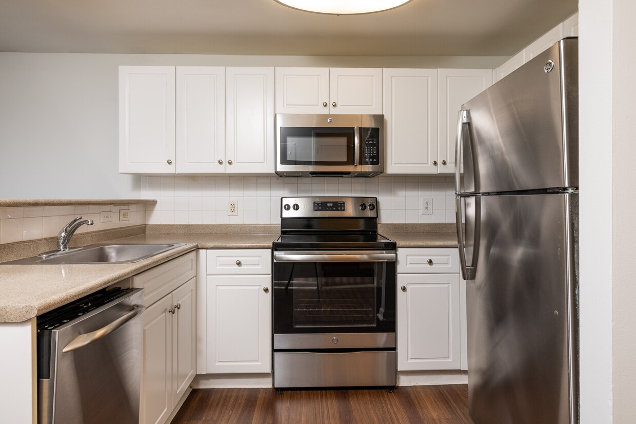 Foto principal - 95 W Squantum St