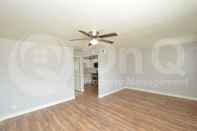 Building Photo - 6040 N 21st Ave