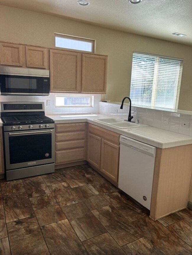 Foto del edificio - 709 Red Jacket Dr