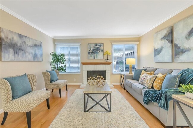 Building Photo - 6640 Bunker Hill Ct