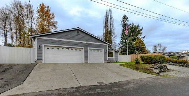 Building Photo - Edgewood Rambler