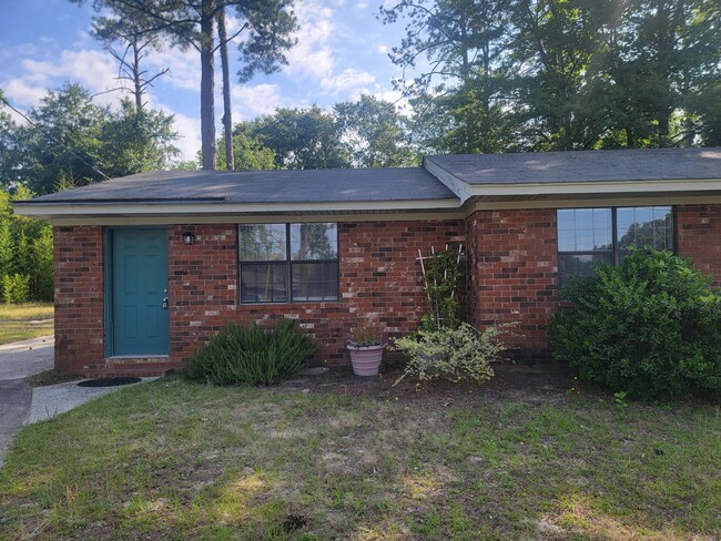 Building Photo - 103 Blue Ct
