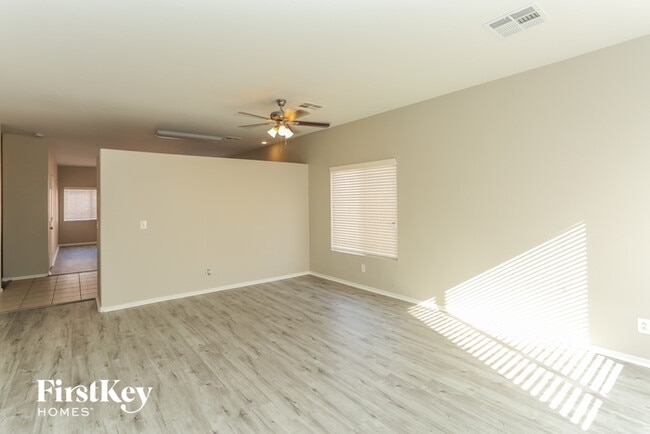 Building Photo - 6233 Highland Gardens Dr