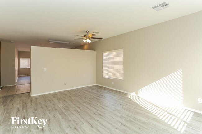 Foto del edificio - 6233 Highland Gardens Dr