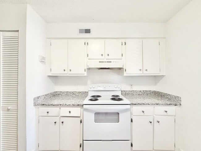 Photo - 7517 Pitch Pine Cir Apartment