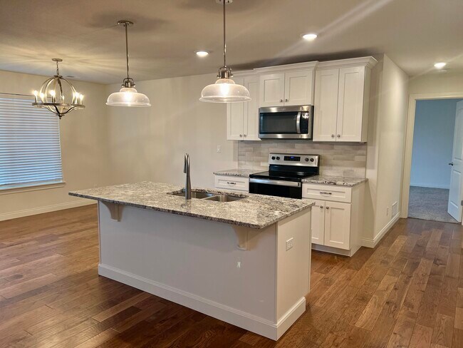 Foto del edificio - 5708 Bower Ln