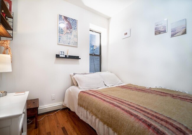 Foto del edificio - 200 E 7th St