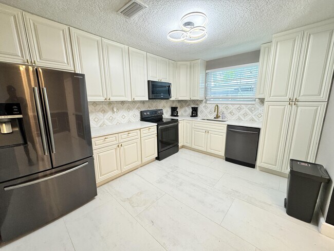 Foto del edificio - 5262 Tulane Ave