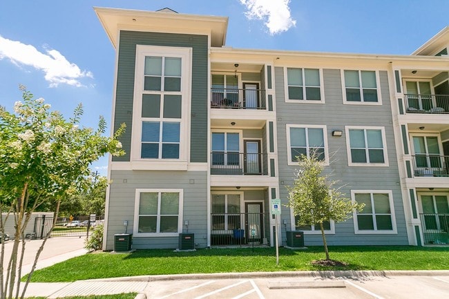 Beautiful Newer Construction - 7630 Amelia Rd