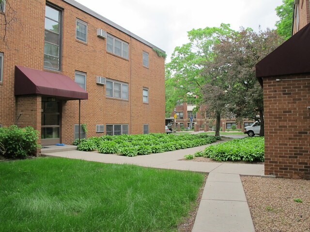 Building Photo - Laurel (384-388)