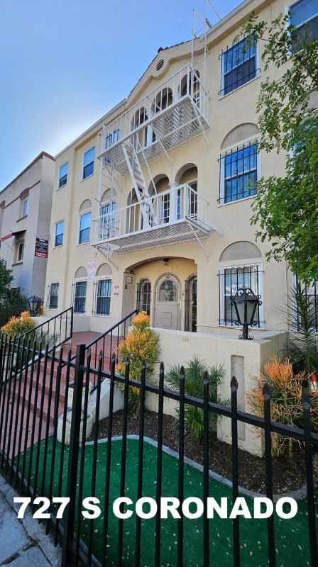 Foto del edificio - 727 S Coronado St