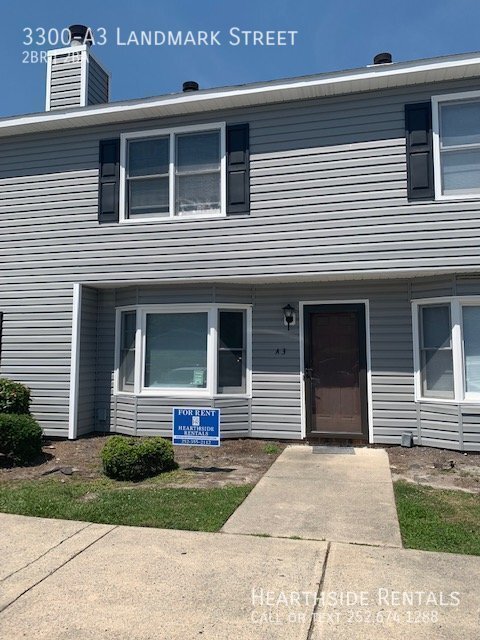 Primary Photo - 2 Bed 1.5 Bath Townhouse on Landmark St.