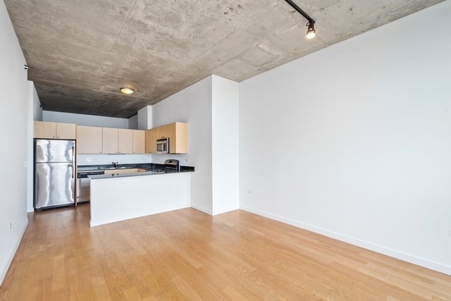 Foto principal - 235 W Van Buren St