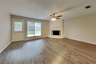 Building Photo - 11914 Osage Park Dr