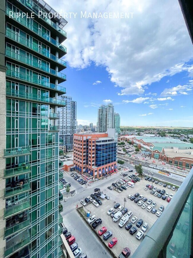 Photo du bâtiment - Amazing 2 bedroom 2 bathroom condo in Vetro | Age Restriction Applies