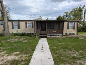 Building Photo - 9926 Lake Dr