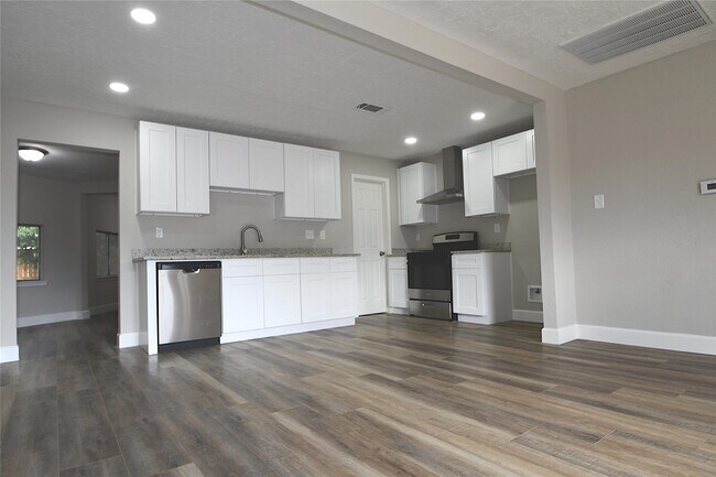 Foto del edificio - 8535 Tilgham St