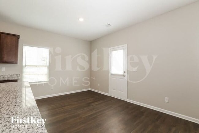 Foto del edificio - 974 Walnut Creek Cir