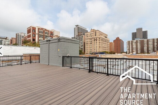 Building Photo - 445 W Barry Ave