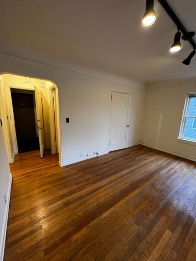 Interior Photo - Conrad