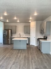 Building Photo - 1227 South Ln