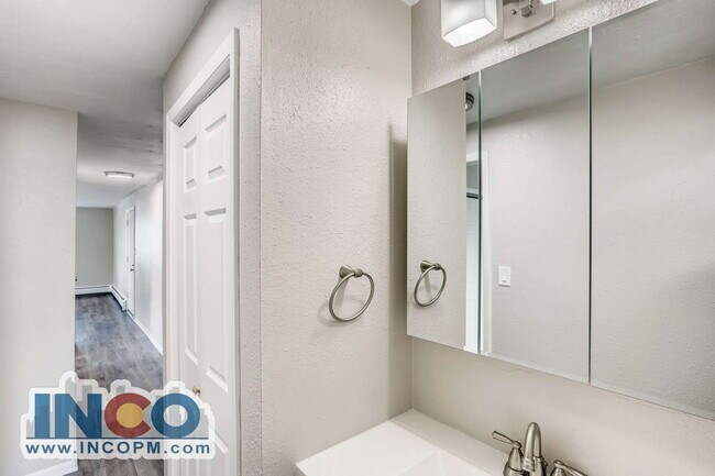 Foto del edificio - 3310 S Grant St